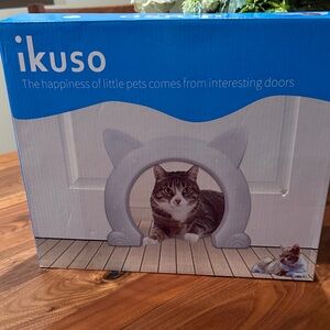 Cat White Access Door Size XL  NWT